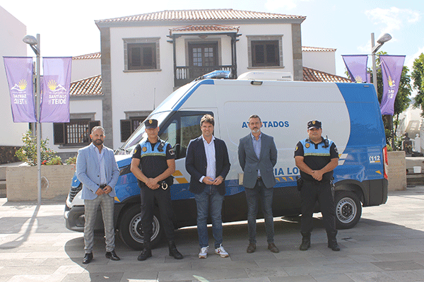 Local Police receive new mobile vehicle