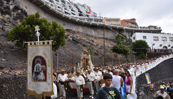 Puerto de Santiago feierte sein traditionelles Boot der Virgen del Carmenen