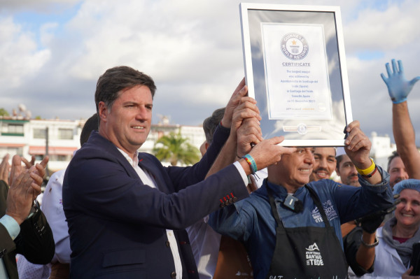 Santiago del Teide Achieves Guinness World Record for Making the World's Longest Nougat with Local Products