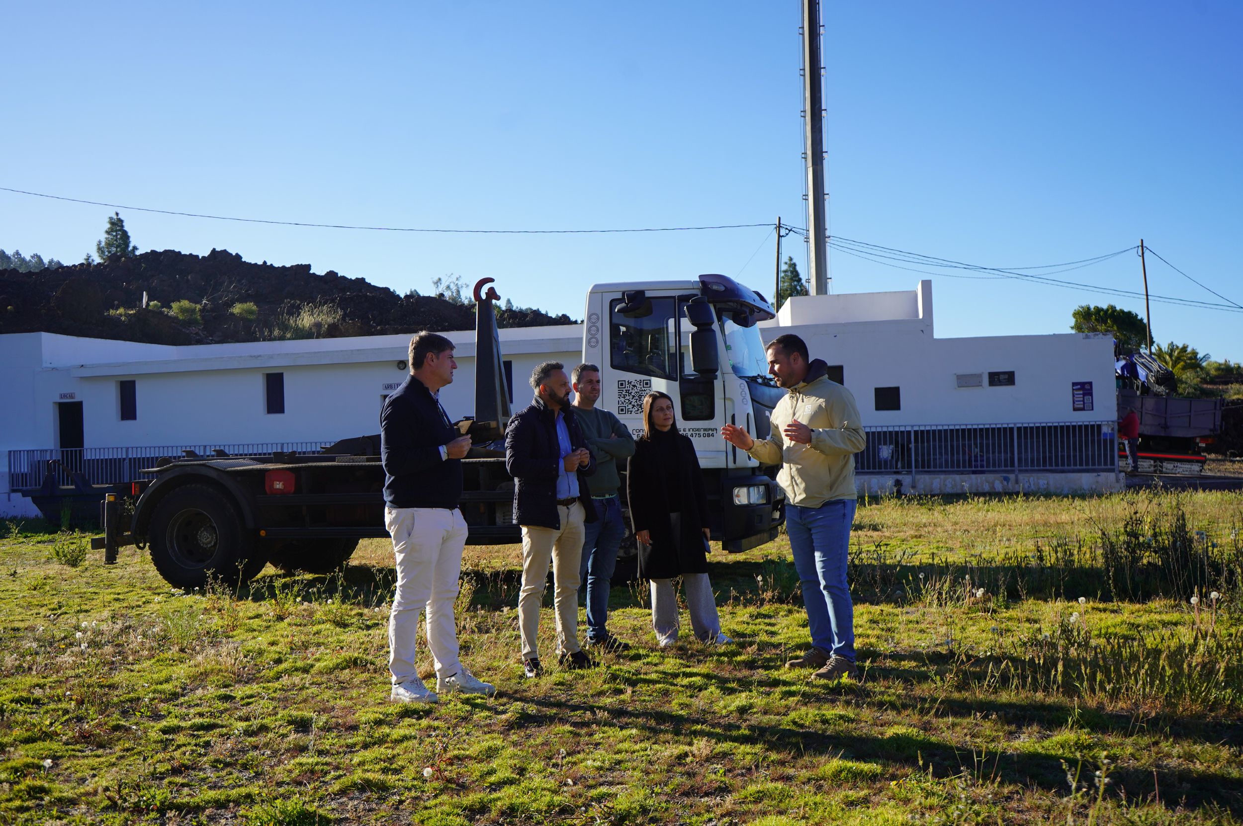 Il sindaco firma il decreto di avvio dei lavori per la ristrutturazione del campo da calcio di Arguayo