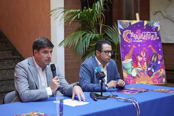 El alcalde presenta la programación de actos del Carnaval de Los Gigantes 2024