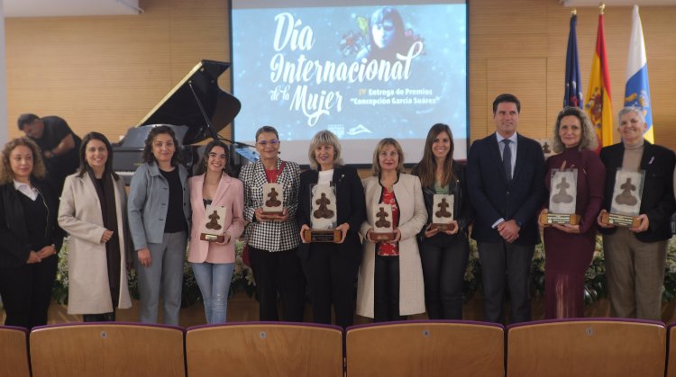 The mayor presented the “Doña Concepción García Suárez 2024” awards on International Women's Day